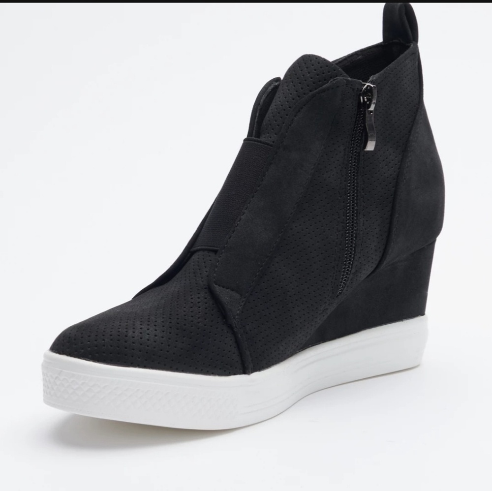 Black wedge sneakers